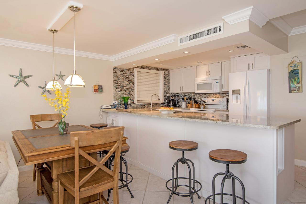 Aqua Bay Club Luxury Condos West Bay Экстерьер фото