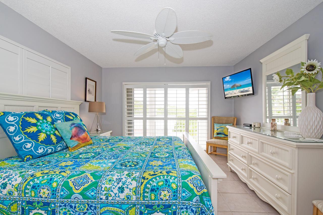 Aqua Bay Club Luxury Condos West Bay Экстерьер фото